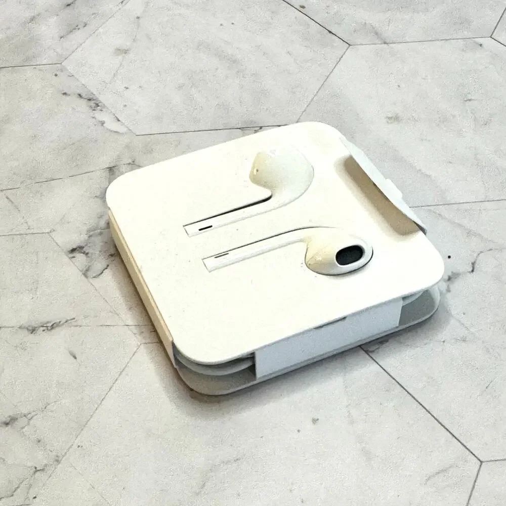 OEM NEW White Apple EarPods w/Lightning Connector In Ear Headset Ear Phones